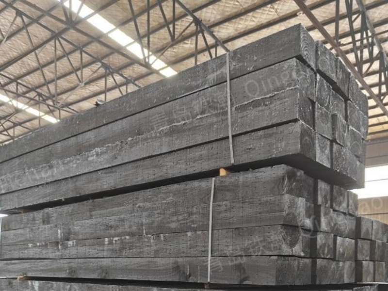 What is the difference between plain sleepers and oil immersed sleepers?