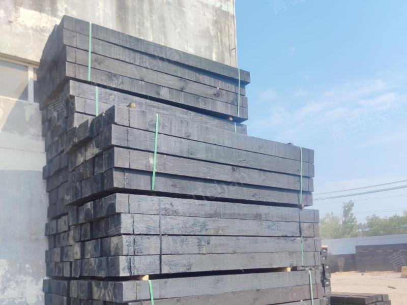 Why are anti-corrosion sleepers all black? Can there also be the 