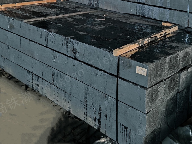 Advanced and low-key - the black anti-corrosion strength of railway oiled sleepers