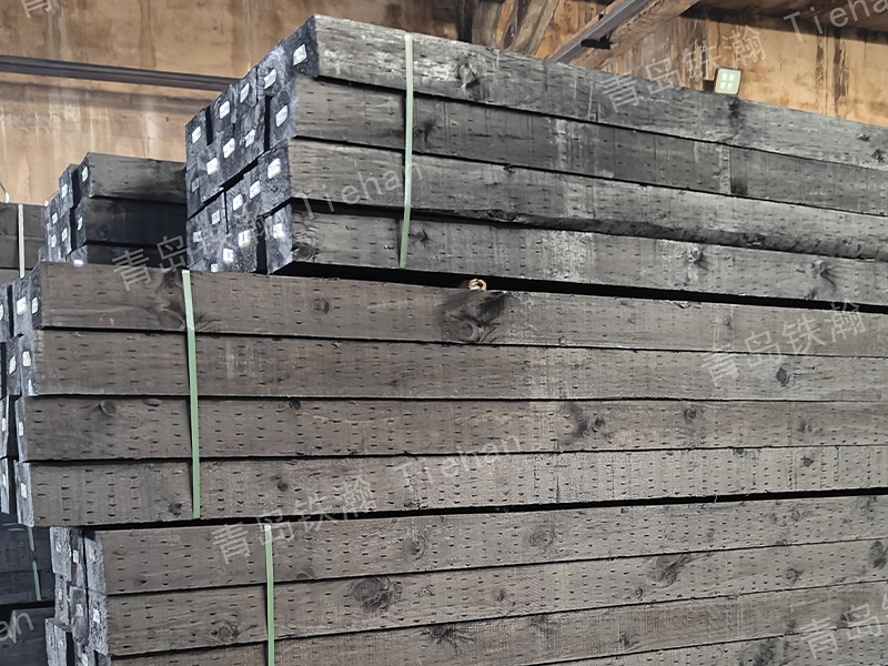 Both rails and wheels are made of this wood, and the soft work of anti-corrosion sleepers